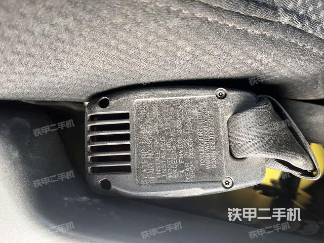 左后方玻璃角標(biāo)（駕駛室部分）