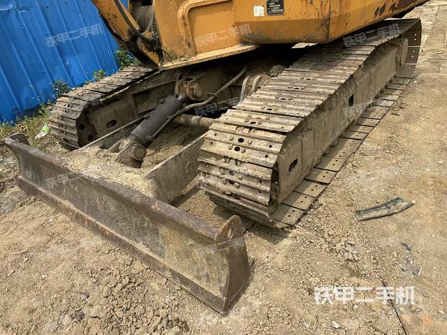 單側(cè)履帶整體（整機(jī)外觀）