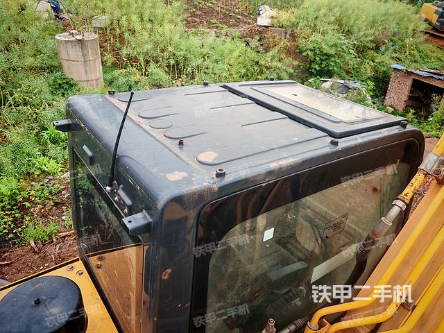 驾驶室顶部（整机外观）