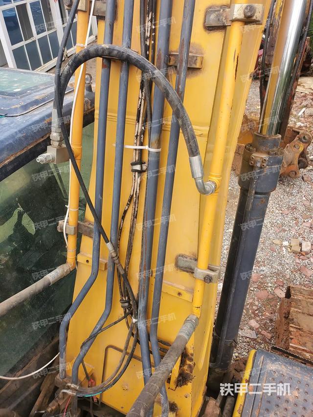 大臂背部俯視（工作和回轉(zhuǎn)裝置）