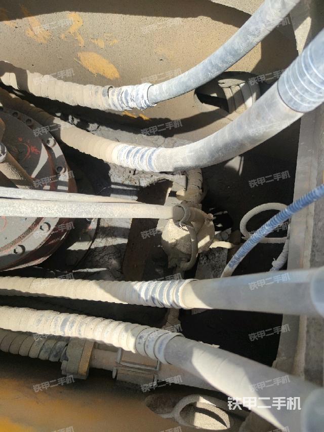 中央回转接头特写(上车部件) 中央回转接头特写(上车部件)