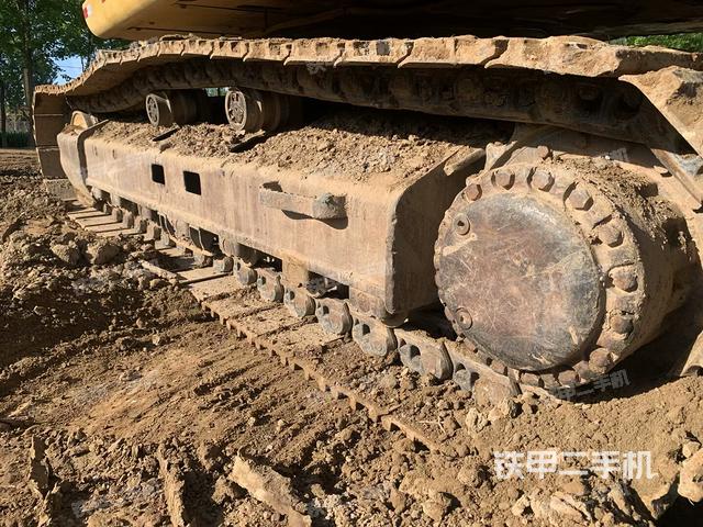 單側(cè)履帶整體（整機(jī)外觀）