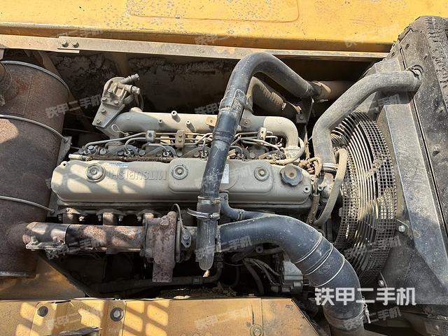 發(fā)動機(jī)整體俯視(整機(jī)外觀) 發(fā)動機(jī)整體俯視(整機(jī)外觀)