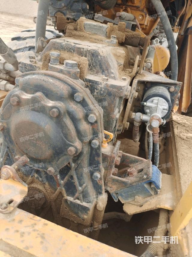 柴油泵全景（壓路機(jī)發(fā)動機(jī)艙）