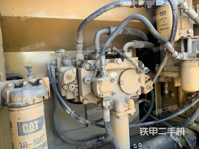 液壓泵艙室正面整體（整機(jī)外觀）