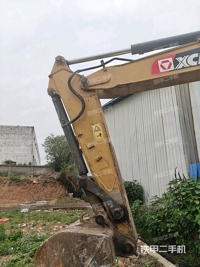 转盘和下车架正前（工作和回转装置）