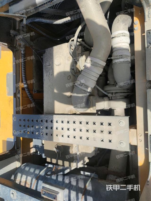 發(fā)動(dòng)機(jī)室(上車(chē)部件) 發(fā)動(dòng)機(jī)室(上車(chē)部件)