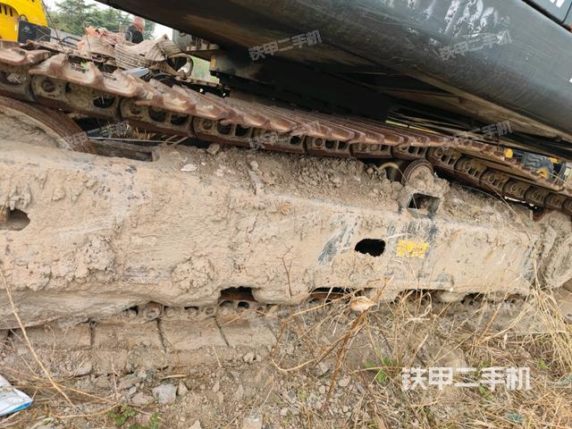 右側(cè)履帶整體?(行走機(jī)構(gòu)) 右側(cè)履帶整體?(行走機(jī)構(gòu))