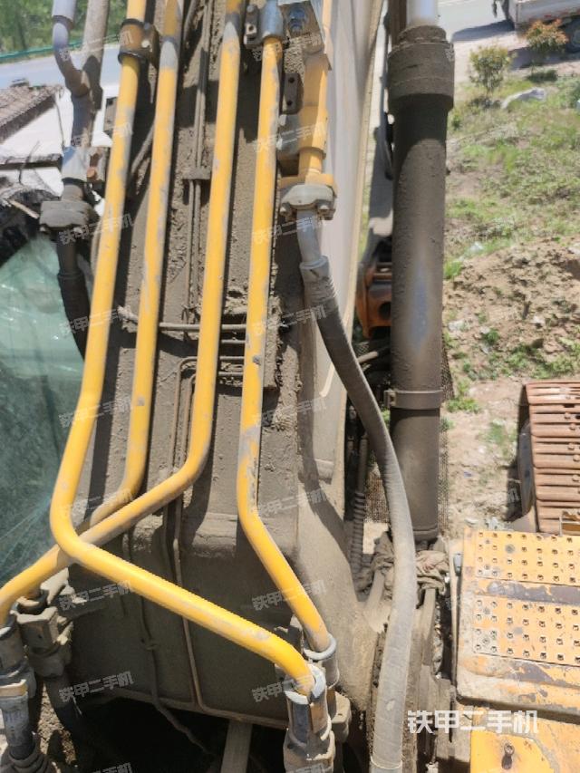 大臂背部俯視(工作和回轉(zhuǎn)裝置) 大臂背部俯視(工作和回轉(zhuǎn)裝置)