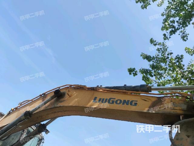 大臂整体 右侧(工作和回转装置) 大臂整体 右侧(工作和回转装置)