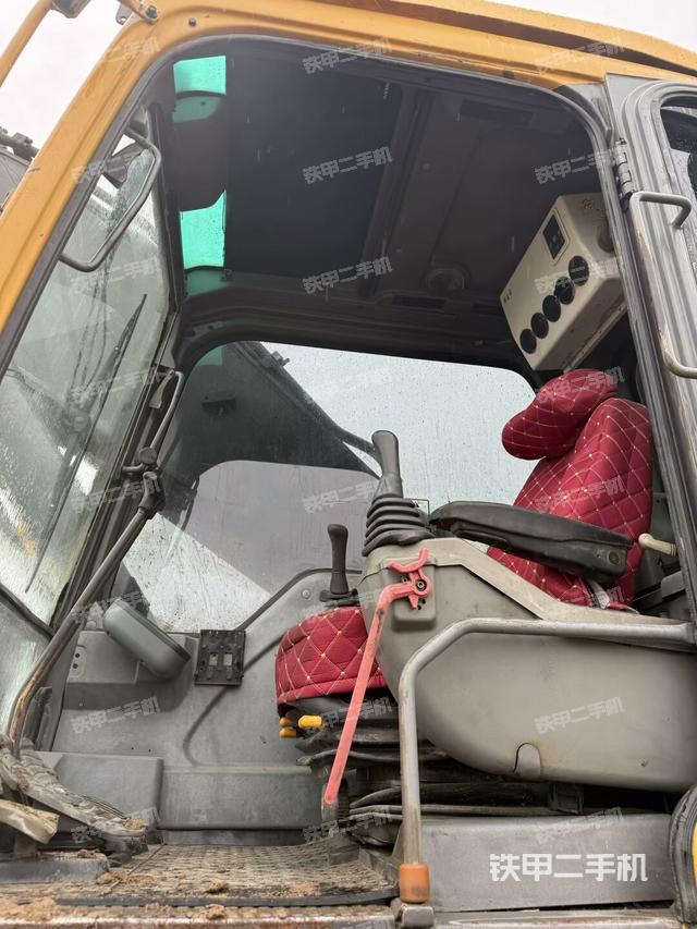 驾驶室整体（整机外观）