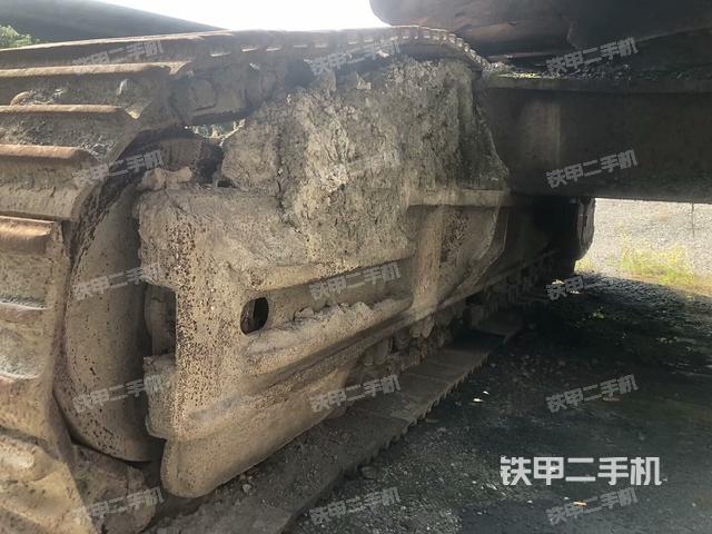 右側(cè)履帶整體(行走機構(gòu)) 右側(cè)履帶整體(行走機構(gòu))