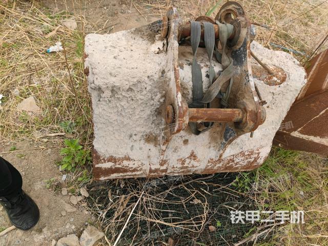 鏟斗45度(工作和回轉(zhuǎn)裝置) 鏟斗45度(工作和回轉(zhuǎn)裝置)