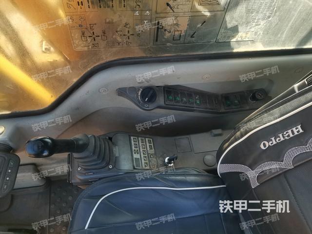 座椅右側(cè)控制臺/鑰匙門/油門/含右手柄（駕駛室部分）