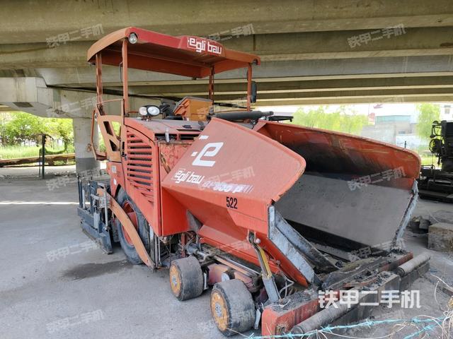 宝马格BF600P-2沥青摊铺机的设备实拍-第3张实拍照片