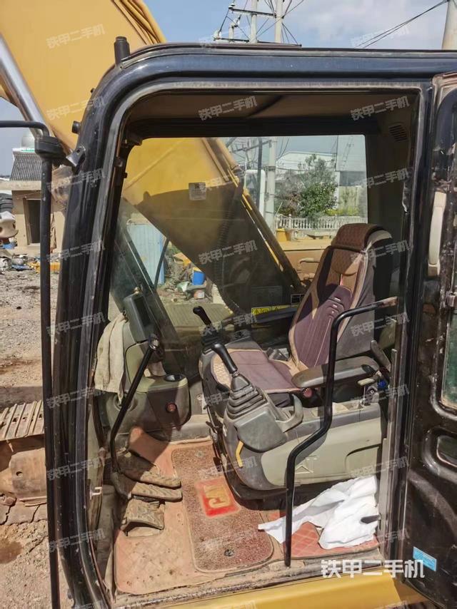 駕駛室整體（整機(jī)外觀）