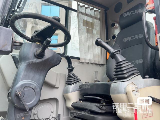 驾驶室整体（整机外观）