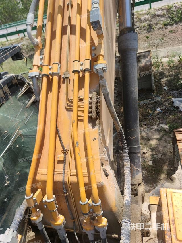 大臂背部俯视(工作和回转装置) 大臂背部俯视(工作和回转装置)