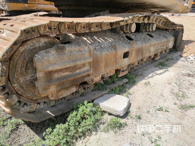 左側(cè)履帶整體?(行走機(jī)構(gòu)) 左側(cè)履帶整體?(行走機(jī)構(gòu))