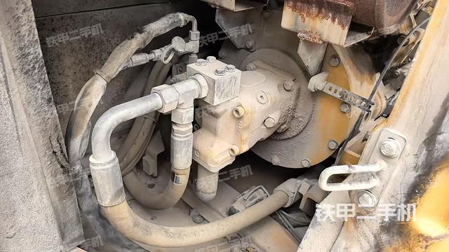 液壓泵艙室正面整體(整機(jī)外觀) 液壓泵艙室正面整體(整機(jī)外觀)