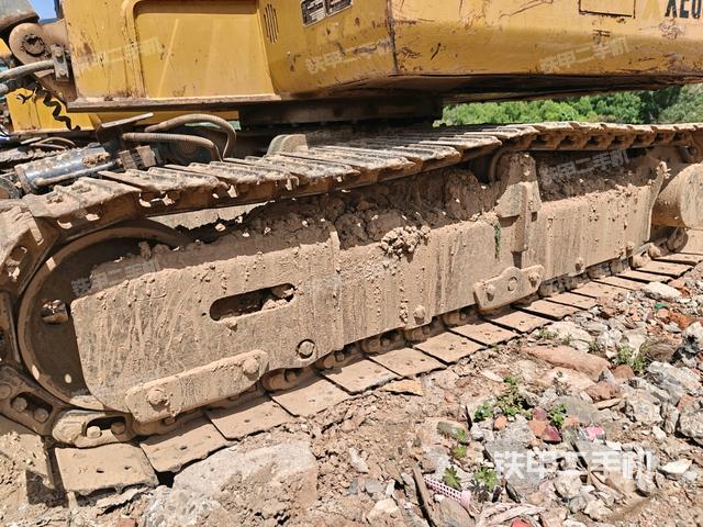 單側(cè)履帶整體（整機(jī)外觀）