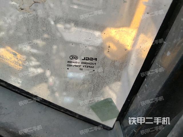 后窗玻璃角標(駕駛室部分) 后窗玻璃角標(駕駛室部分)
