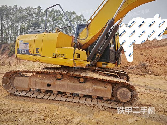 大臂油缸整體?豎拍（工作和回轉(zhuǎn)裝置）