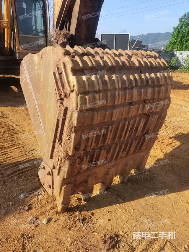 鏟斗右后整體（工作和回轉(zhuǎn)裝置）