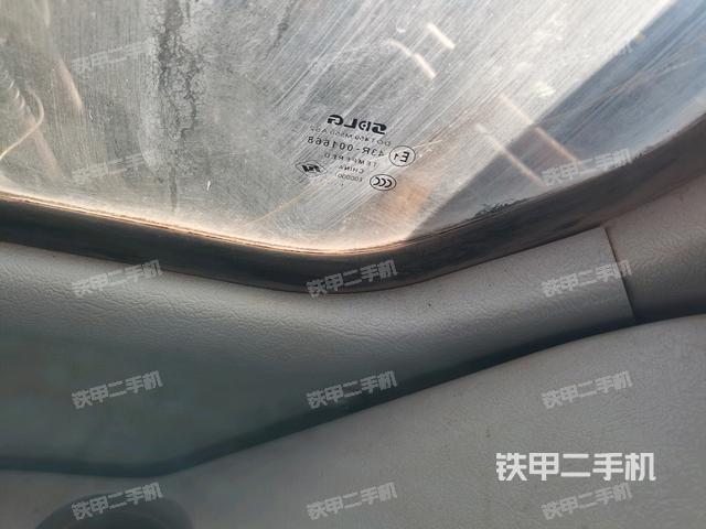 右側(cè)玻璃角標(biāo)（駕駛室部分）