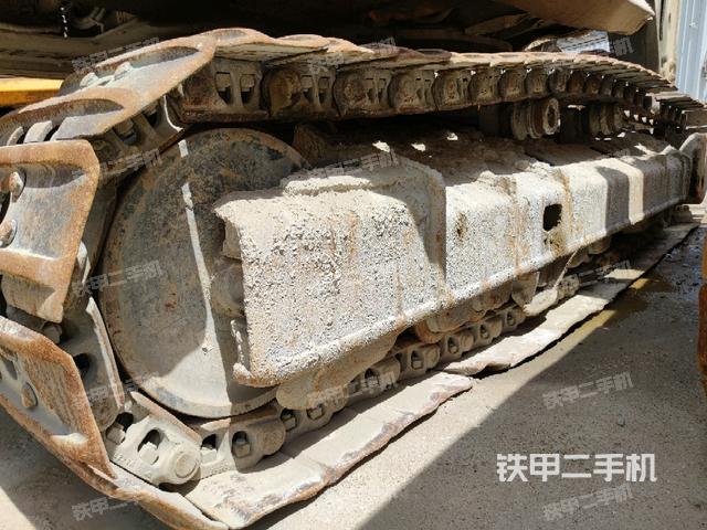 左側(cè)履帶整體?(行走機(jī)構(gòu)) 左側(cè)履帶整體?(行走機(jī)構(gòu))