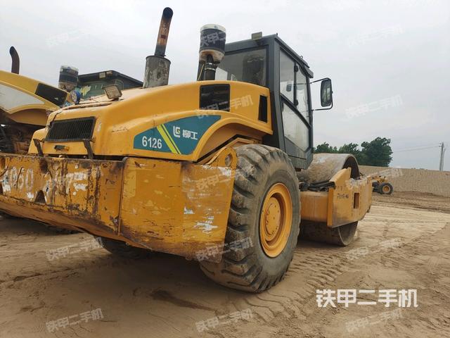 右后45°（壓路機(jī)整機(jī)外觀）