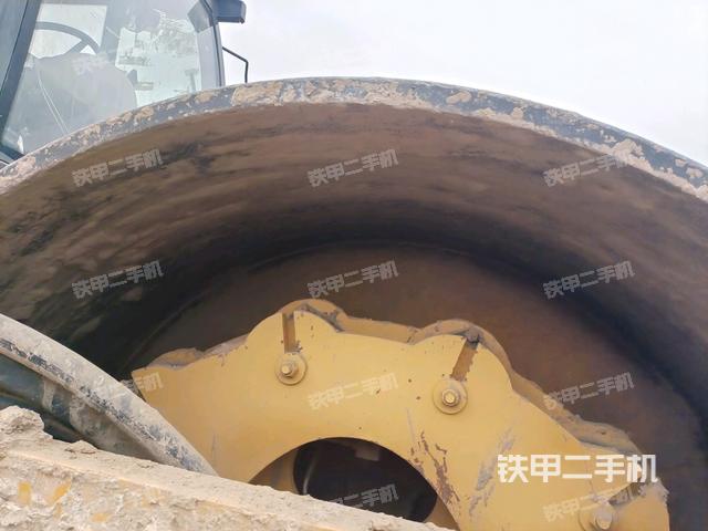 前車架正左側(cè)（壓路機(jī)前后車架）