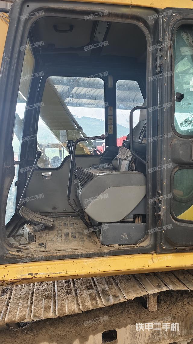 驾驶室整体（整机外观）