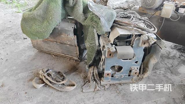 整機(jī)左側(cè)（設(shè)備外觀及核心部件）