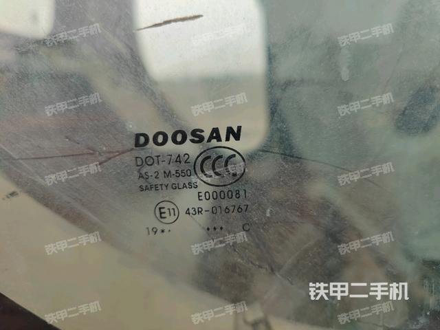 后窗玻璃角標(biāo)(駕駛室部分) 后窗玻璃角標(biāo)(駕駛室部分)