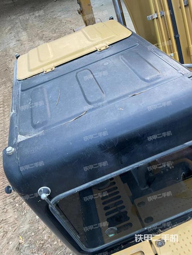 駕駛室頂部（整機(jī)外觀）