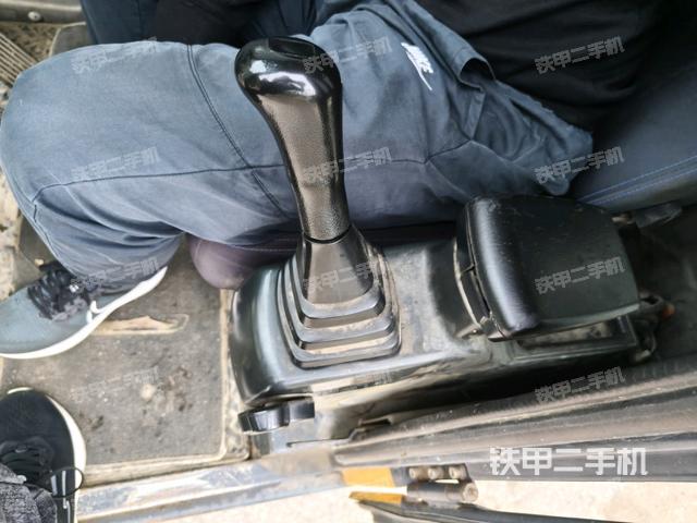 座椅左側(cè)控制臺(tái)/音響/含左手柄（駕駛室部分）