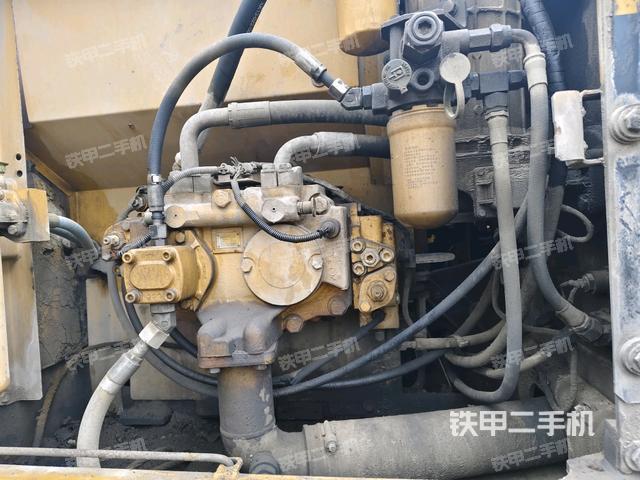 液壓泵斜45?左(大件艙室) 液壓泵斜45?左(大件艙室)