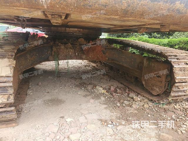 轉(zhuǎn)盤和下車架正前（工作和回轉(zhuǎn)裝置）