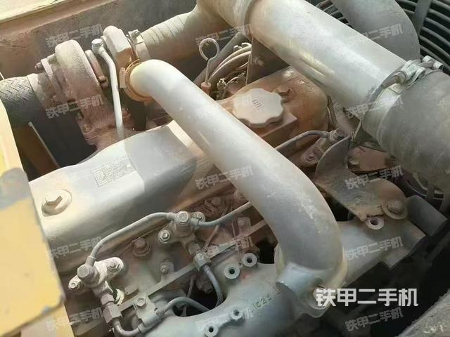 發(fā)動機(jī)整體俯視(整機(jī)外觀) 發(fā)動機(jī)整體俯視(整機(jī)外觀)