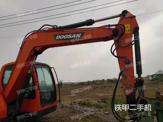 小臂整體右前(工作和回轉(zhuǎn)裝置) 小臂整體右前(工作和回轉(zhuǎn)裝置)