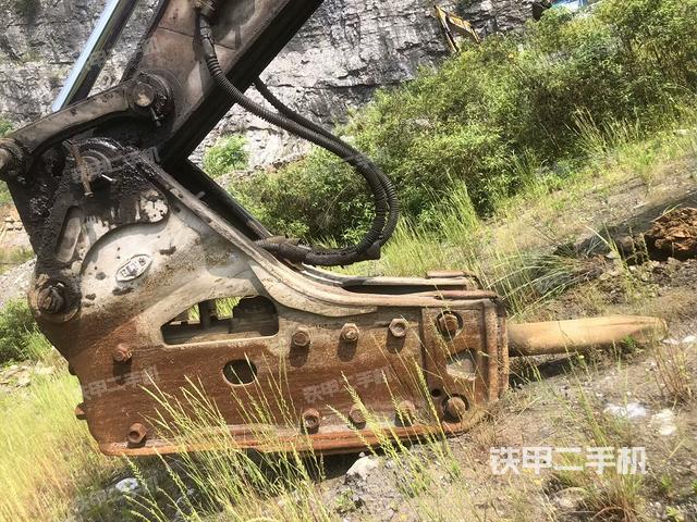 鏟斗45度(工作和回轉(zhuǎn)裝置) 鏟斗45度(工作和回轉(zhuǎn)裝置)