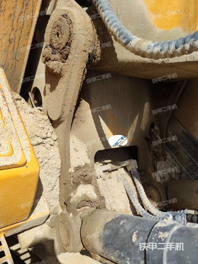 大臂根部 斜视(工作和回转装置) 大臂根部 斜视(工作和回转装置)