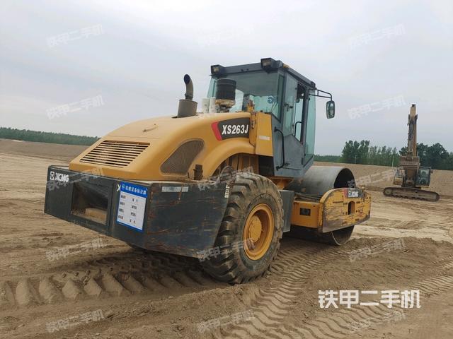 右后45°（壓路機(jī)整機(jī)外觀）