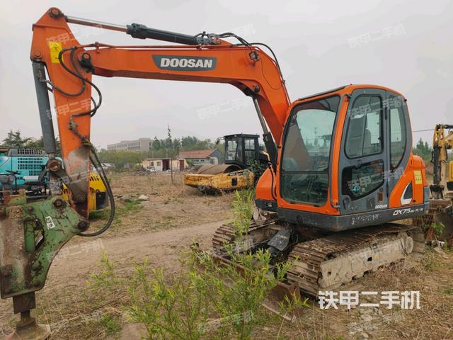 右前45(整機(jī)外觀) 右前45(整機(jī)外觀)