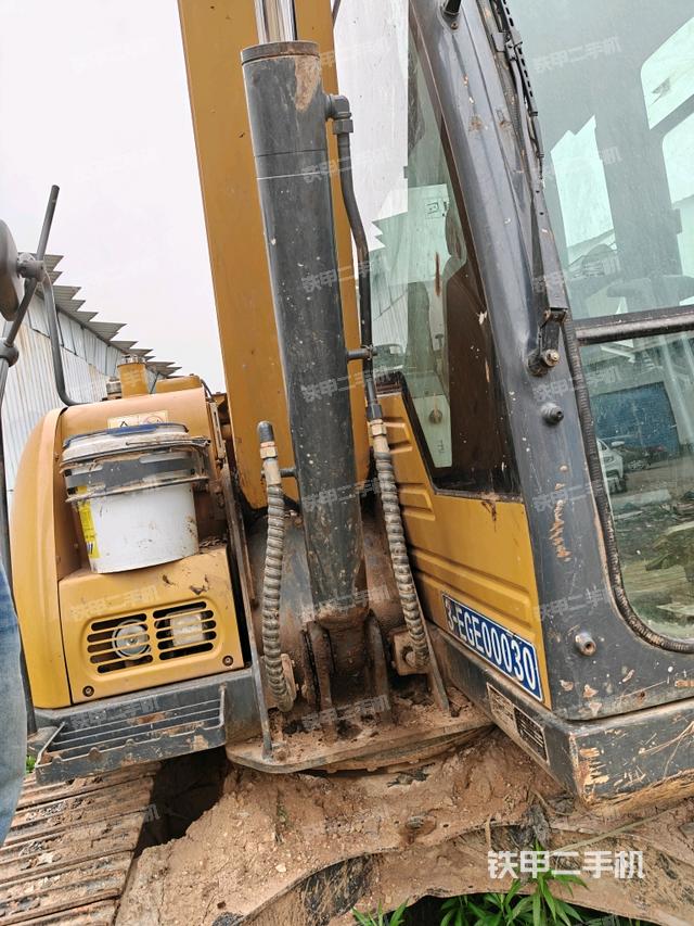 小臂整体左后（工作和回转装置）