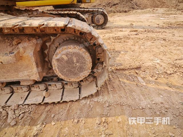 左驅(qū)動(dòng)輪（行走機(jī)構(gòu)）