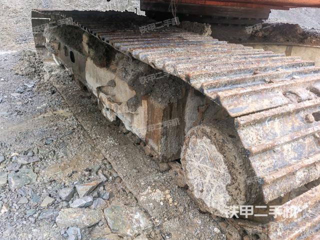 右側(cè)履帶整體(行走機構(gòu)) 右側(cè)履帶整體(行走機構(gòu))