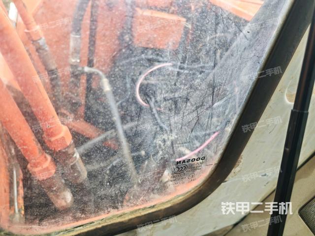 駕駛室正側(cè)(駕駛室部分) 駕駛室正側(cè)(駕駛室部分)