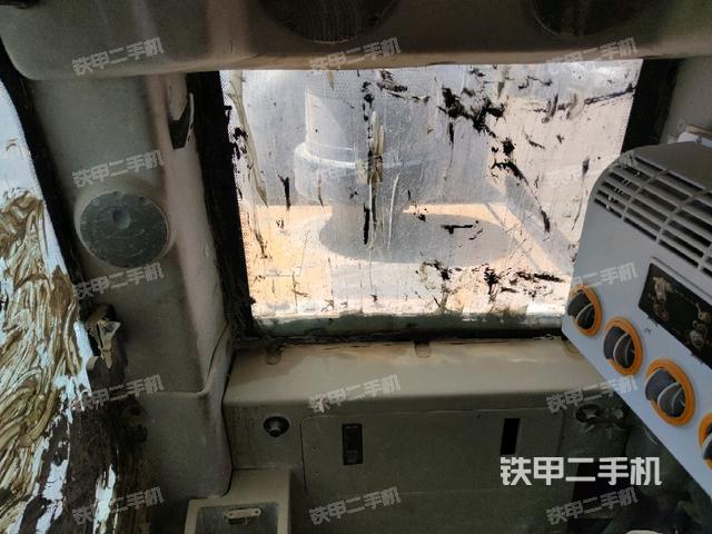 座椅后部(駕駛室部分) 座椅后部(駕駛室部分)